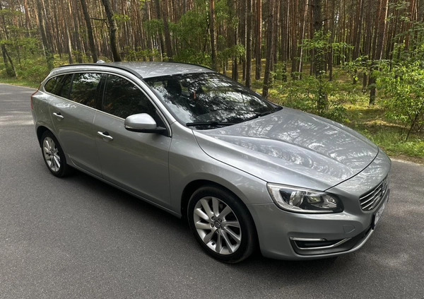 Volvo V60 cena 41000 przebieg: 208000, rok produkcji 2014 z Kępno małe 232